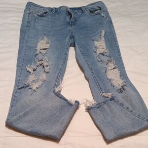 Judy Blue Light Blue Distressed Ankle Crop Jeans